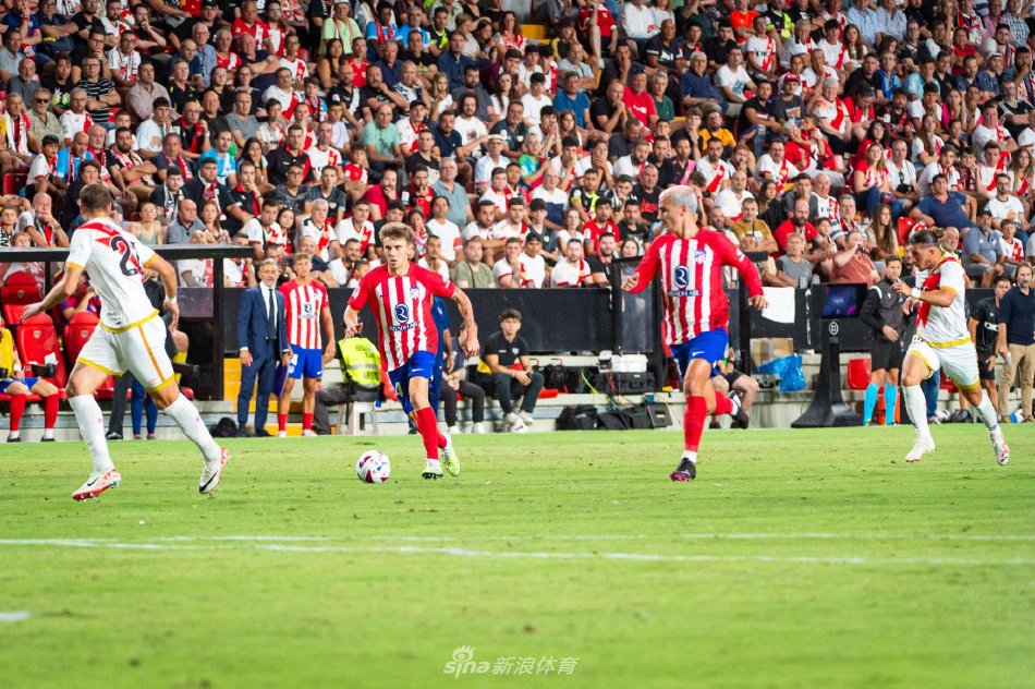 皮球笔直飞 皮球笔直飞