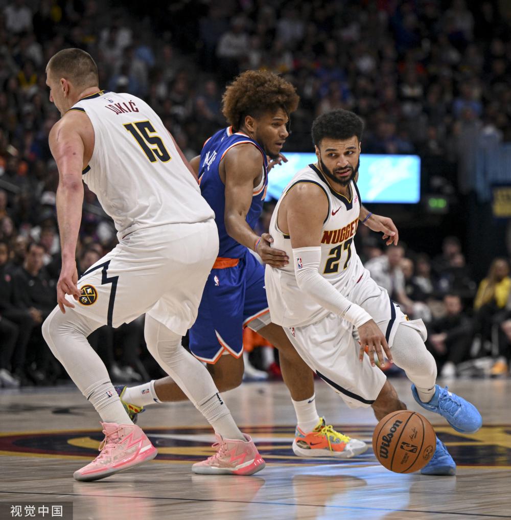 还是赛场外 还是赛场外